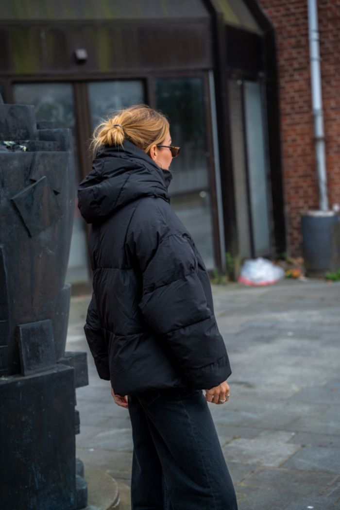 Embassy of Bricks and Locks - Zonza Puffer Jacket - Black